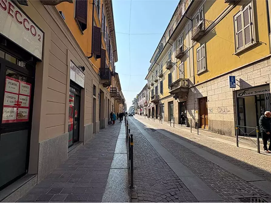 Immagine 10 di Negozio in affitto  in Via Camillo Benso Cavour 32 a Voghera