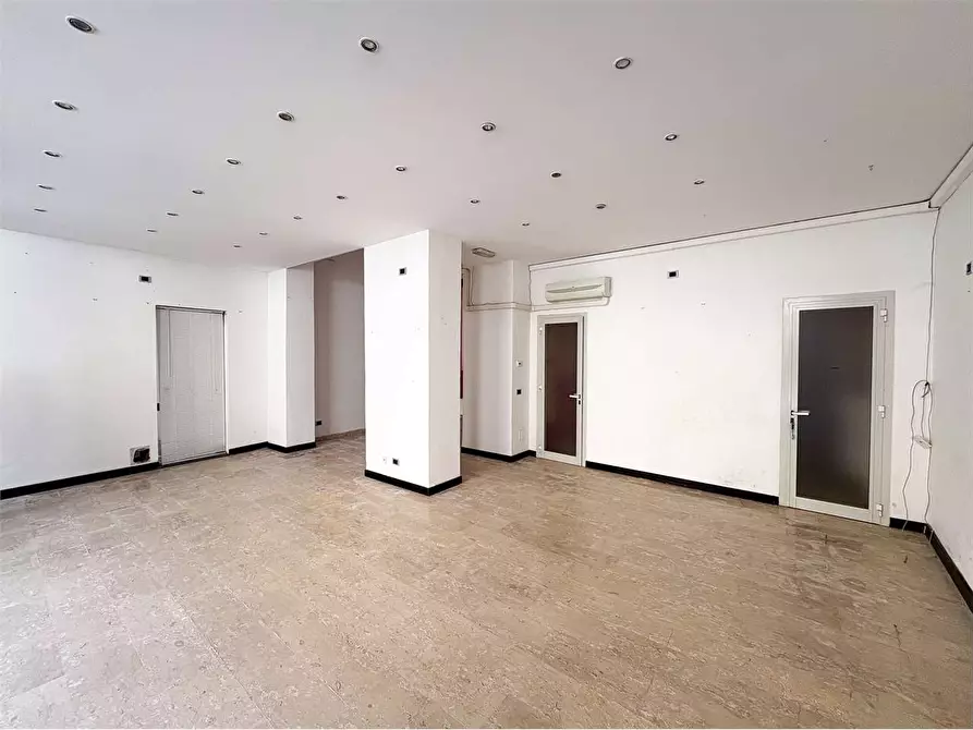 Immagine 14 di Negozio in affitto  in Via Camillo Benso Cavour 32 a Voghera