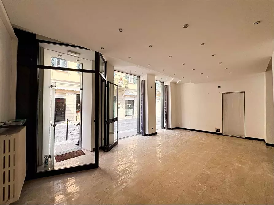 Immagine 18 di Negozio in affitto  in Via Camillo Benso Cavour 32 a Voghera