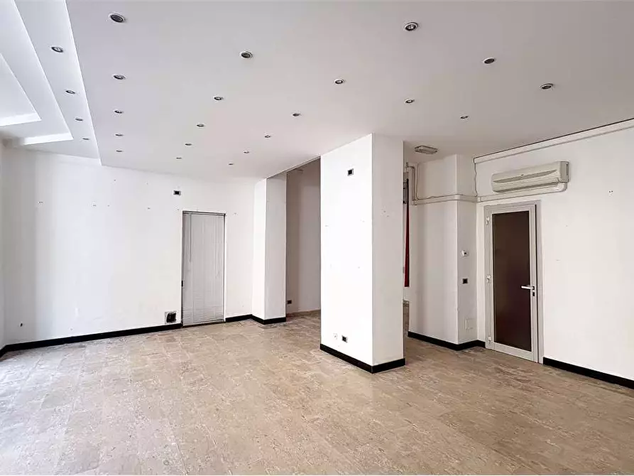 Immagine 19 di Negozio in affitto  in Via Camillo Benso Cavour 32 a Voghera