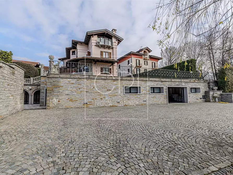 Immagine 4 di Villa in vendita  in Via Intra Premeno 60 a Verbania