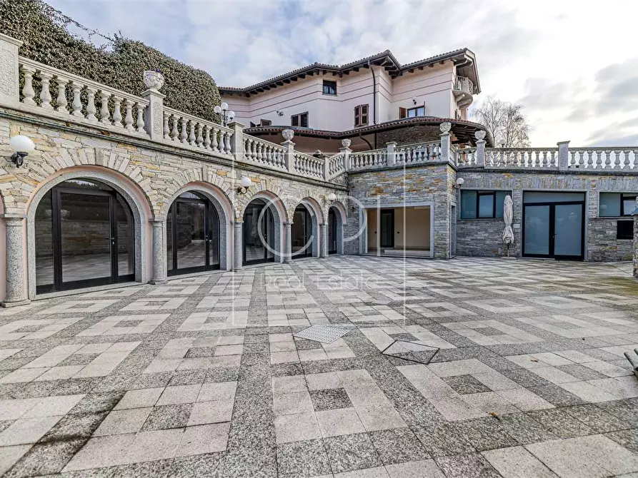 Immagine 5 di Villa in vendita  in Via Intra Premeno 60 a Verbania