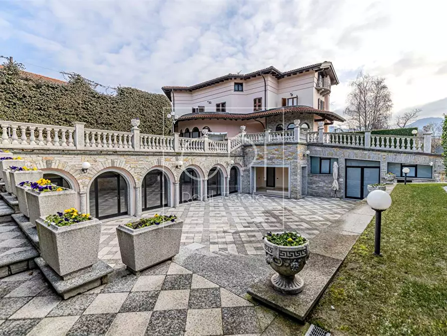 casa indipendente in vendita a Verbania in zona Intra