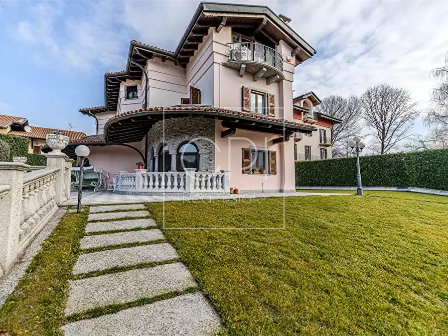 Immagine 7 di Villa in vendita  in Via Intra Premeno 60 a Verbania