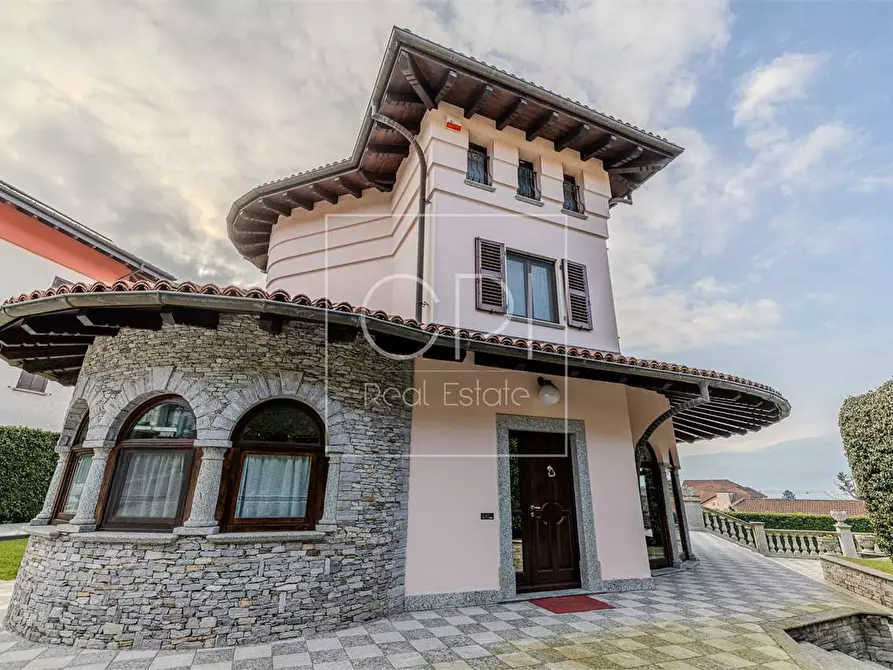 Immagine 11 di Villa in vendita  in Via Intra Premeno 60 a Verbania