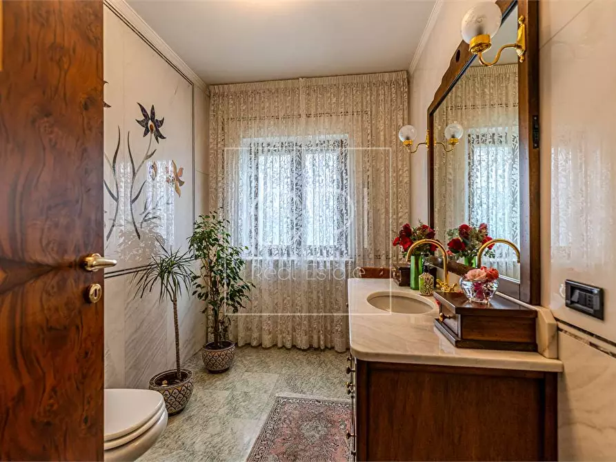 Immagine 15 di Villa in vendita  in Via Intra Premeno 60 a Verbania