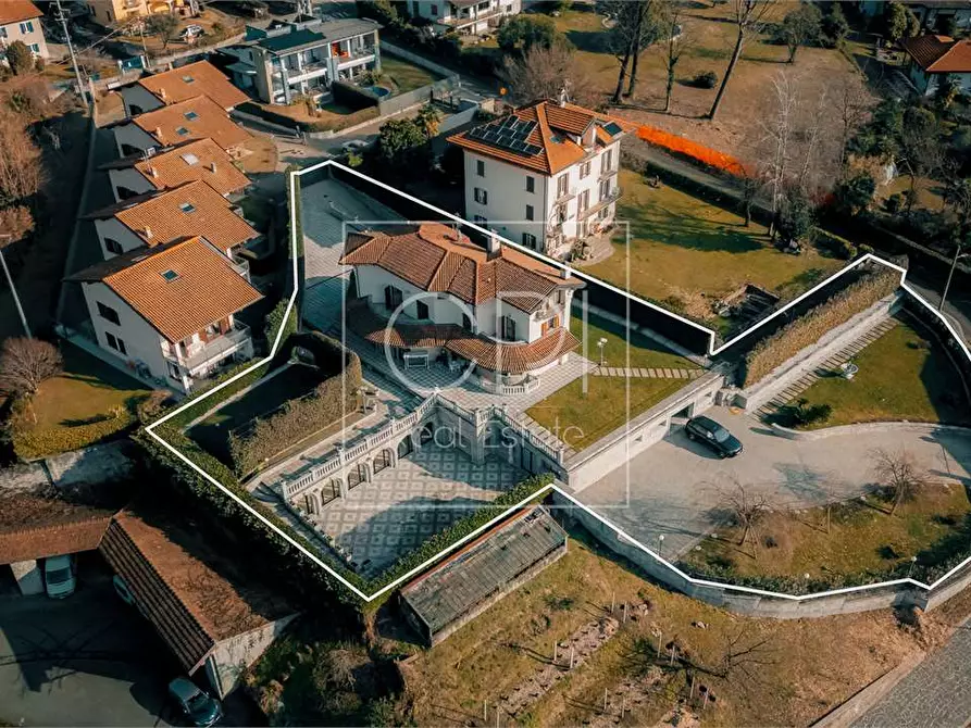 Immagine 23 di Villa in vendita  in Via Intra Premeno 60 a Verbania