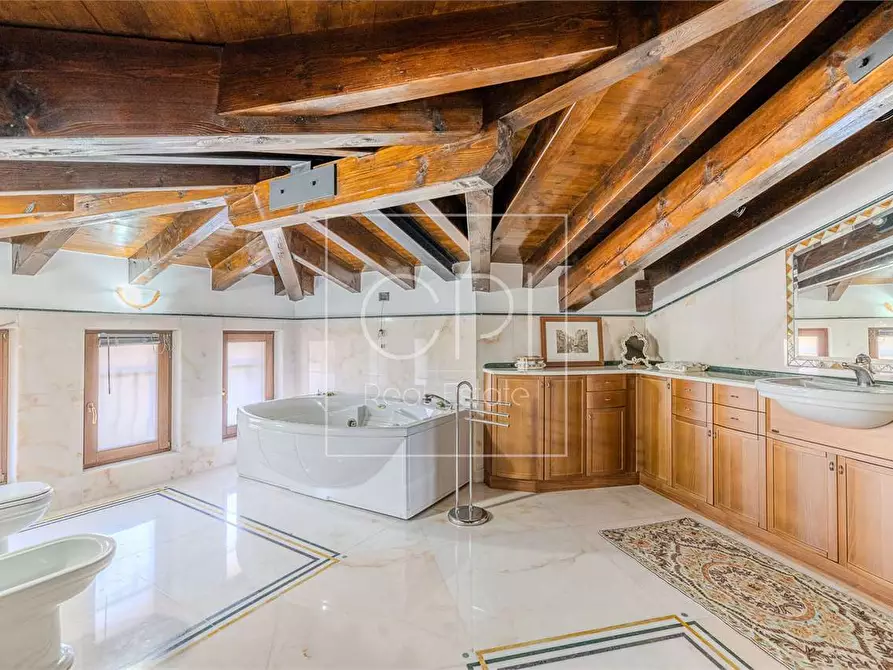 Immagine 39 di Villa in vendita  in Via Intra Premeno 60 a Verbania