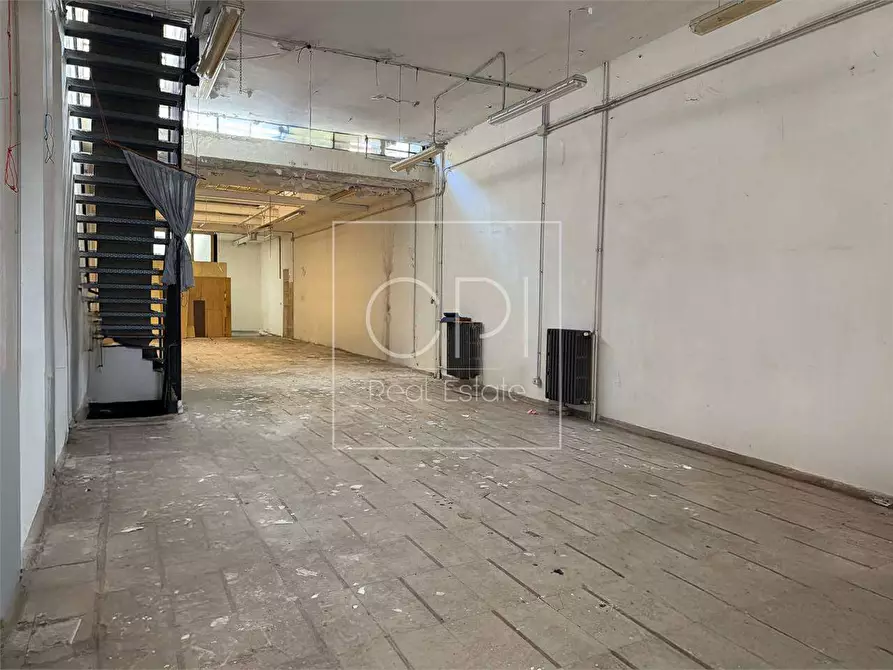 Immagine 5 di Negozio in affitto  in VIA SALUZZO 11 a Torino