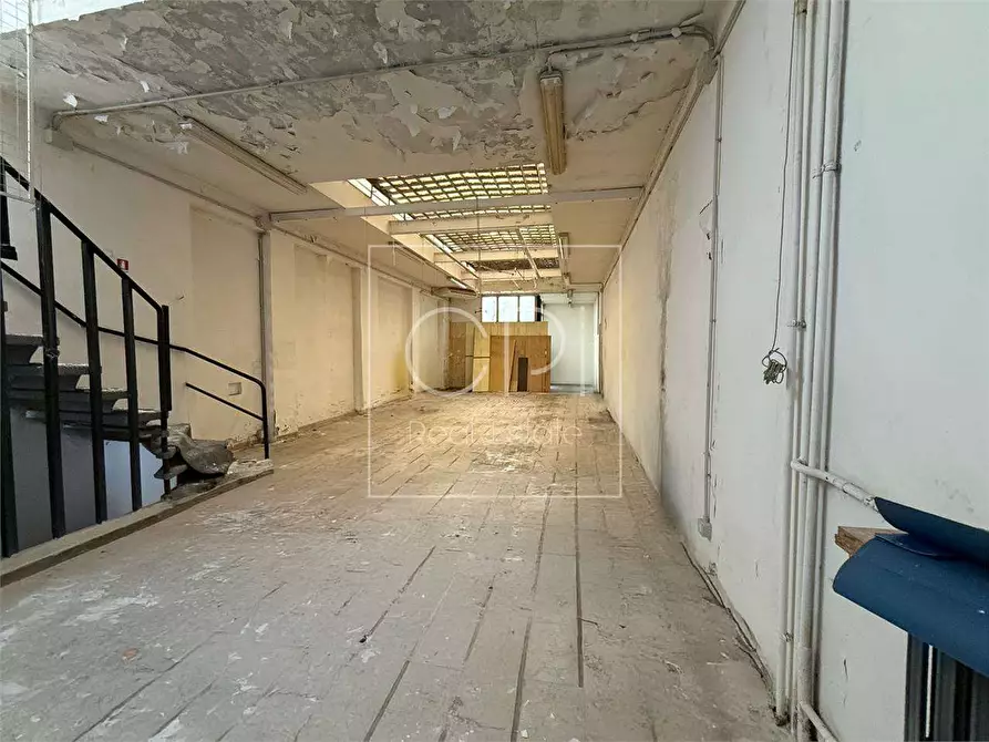 Immagine 9 di Negozio in affitto  in VIA SALUZZO 11 a Torino