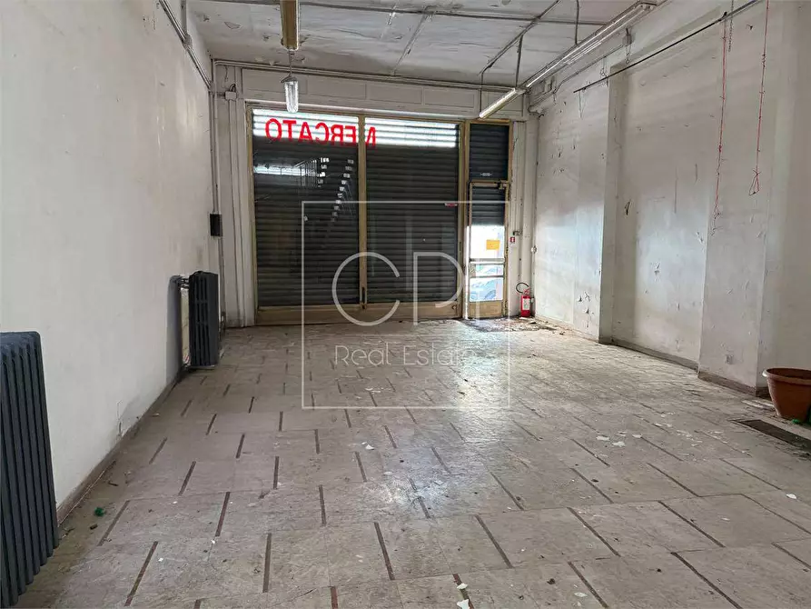 Immagine 4 di Negozio in affitto  in VIA SALUZZO 11 a Torino