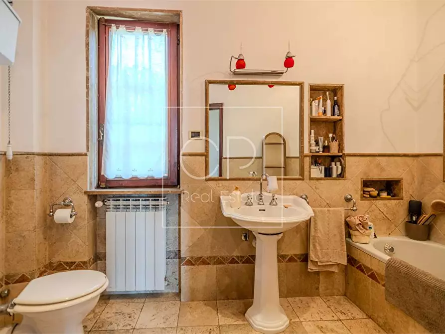 Immagine 11 di Villa in vendita  in via chieri pecetto 12 a Pino Torinese