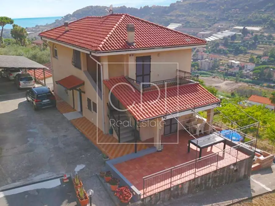 Immagine 1 di Casa bifamiliare in vendita  in STRADA SAPERGO 1 a Bordighera