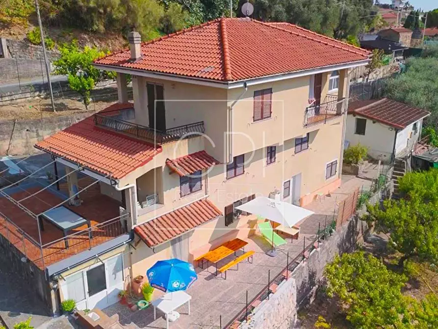 Immagine 3 di Casa bifamiliare in vendita  in STRADA SAPERGO 1 a Bordighera