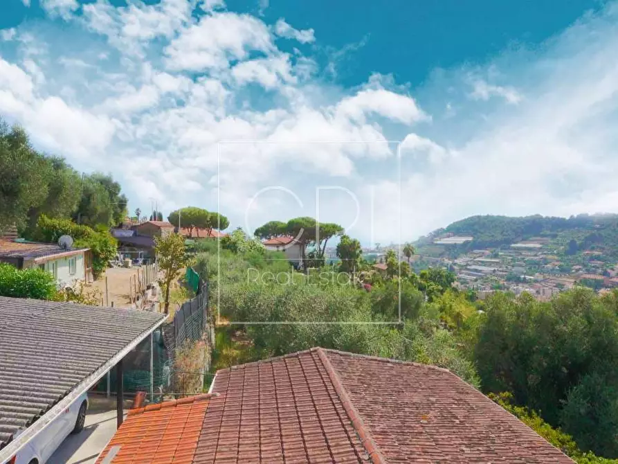 Immagine 4 di Casa bifamiliare in vendita  in STRADA SAPERGO 1 a Bordighera