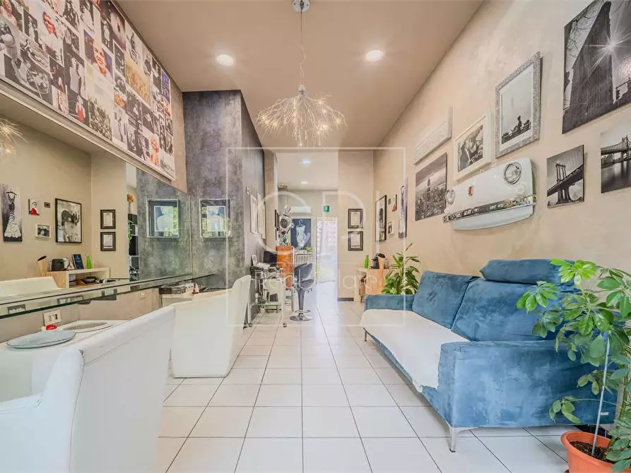 Immagine 2 di Negozio in vendita  in CORSO TRAIANO 54 a Torino