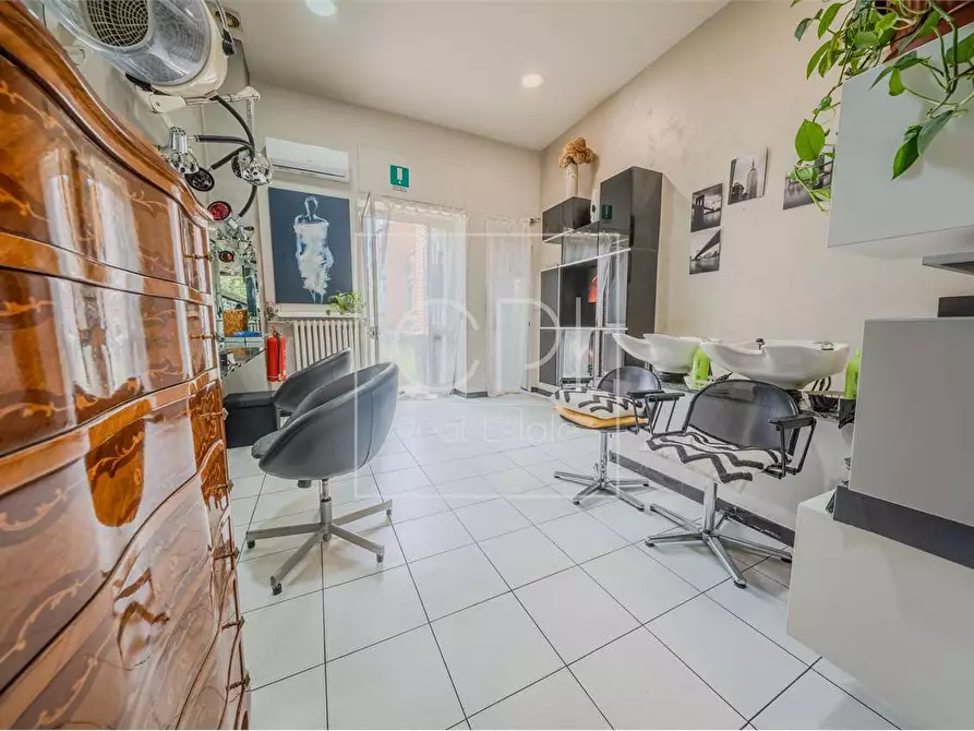 Immagine 14 di Negozio in vendita  in CORSO TRAIANO 54 a Torino