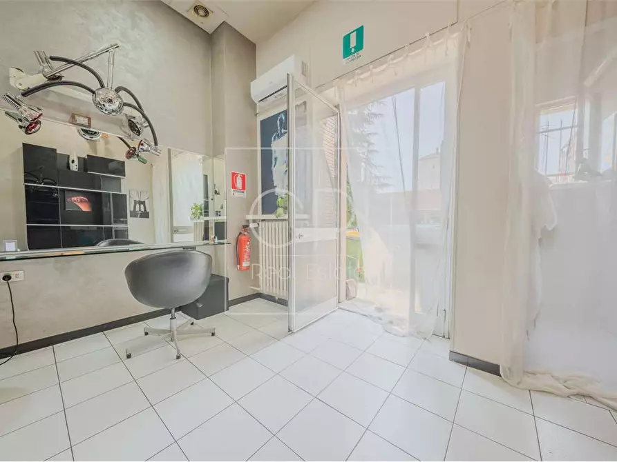 Immagine 20 di Negozio in vendita  in CORSO TRAIANO 54 a Torino