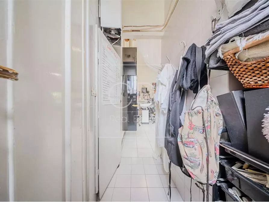 Immagine 29 di Negozio in vendita  in CORSO TRAIANO 54 a Torino