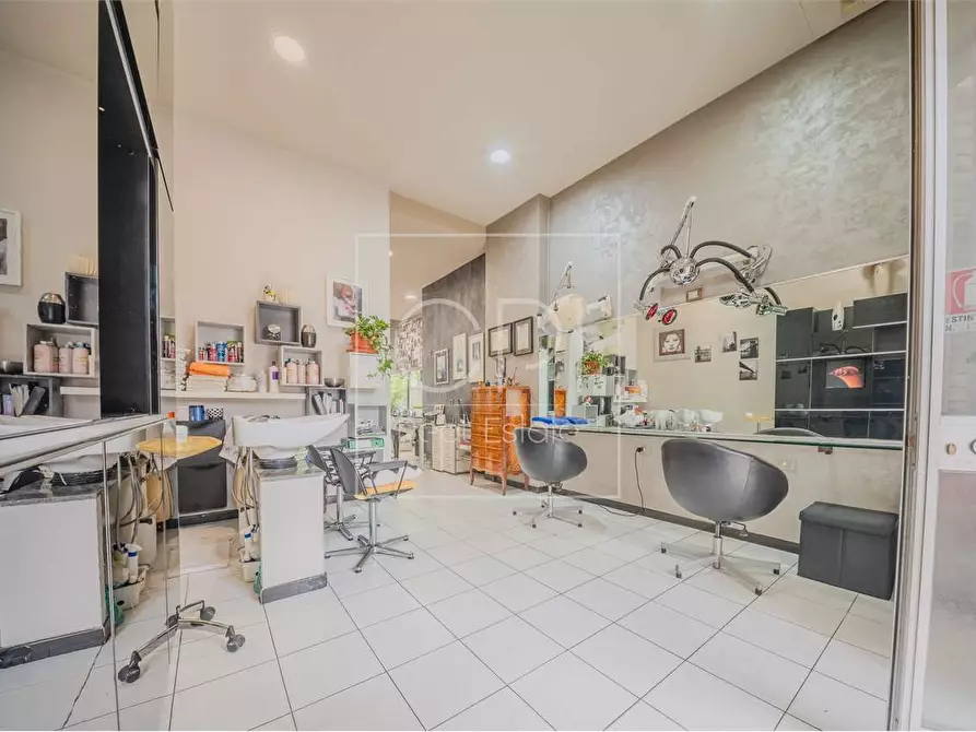 Immagine 18 di Negozio in vendita  in CORSO TRAIANO 54 a Torino