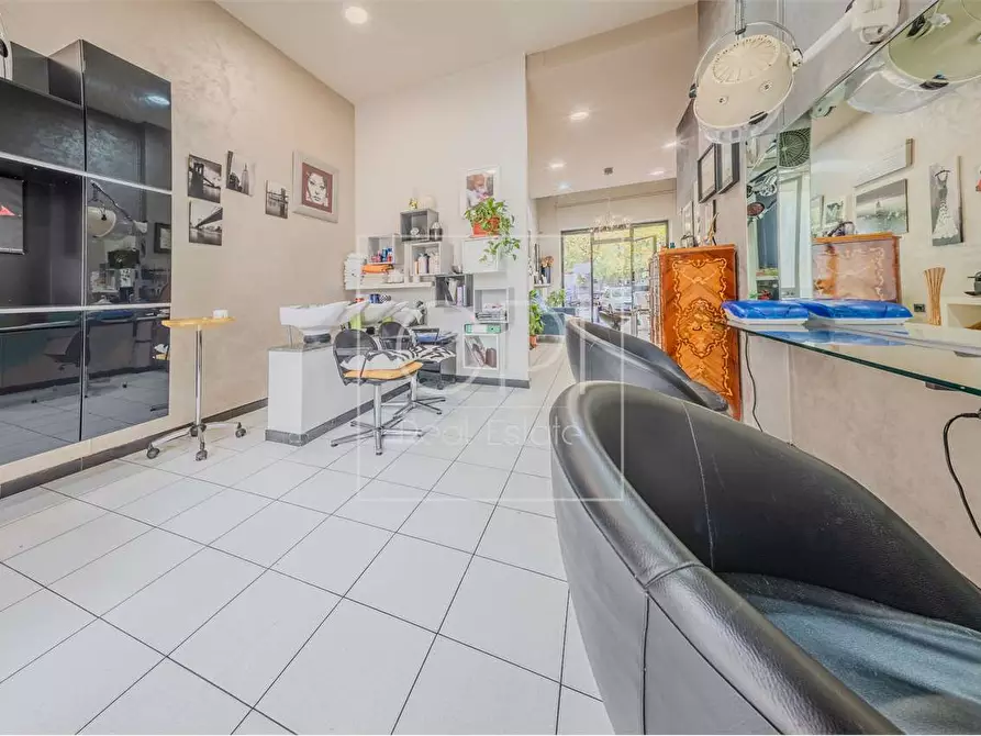 Immagine 19 di Negozio in vendita  in CORSO TRAIANO 54 a Torino