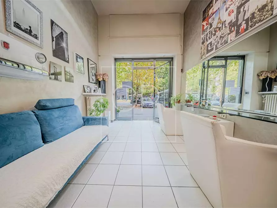 Immagine 5 di Negozio in vendita  in CORSO TRAIANO 54 a Torino