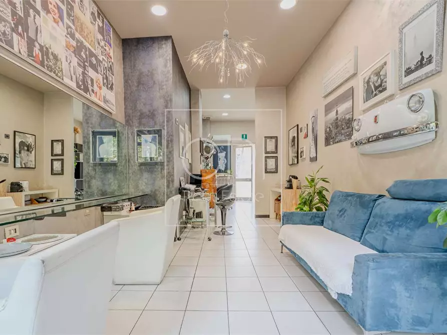 Immagine 3 di Negozio in vendita  in CORSO TRAIANO 54 a Torino