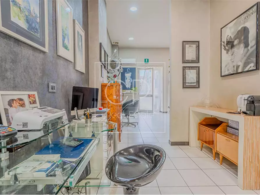 Immagine 13 di Negozio in vendita  in CORSO TRAIANO 54 a Torino