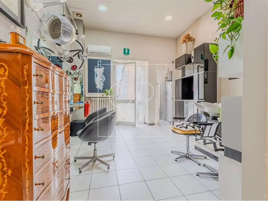 Immagine 15 di Negozio in vendita  in CORSO TRAIANO 54 a Torino