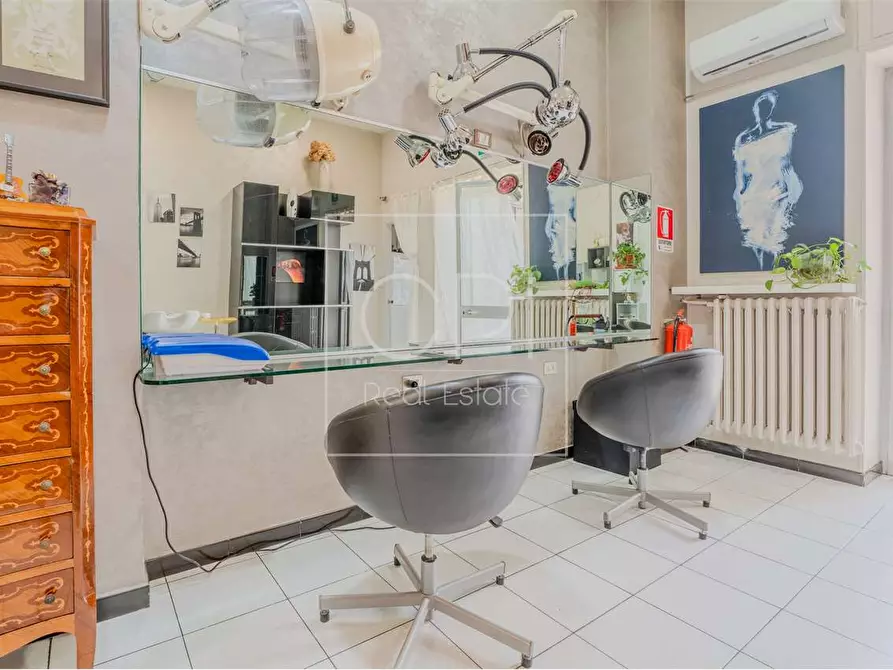 Immagine 16 di Negozio in vendita  in CORSO TRAIANO 54 a Torino