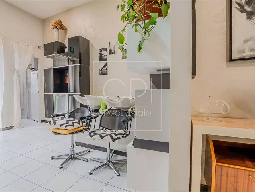 Immagine 23 di Negozio in vendita  in CORSO TRAIANO 54 a Torino