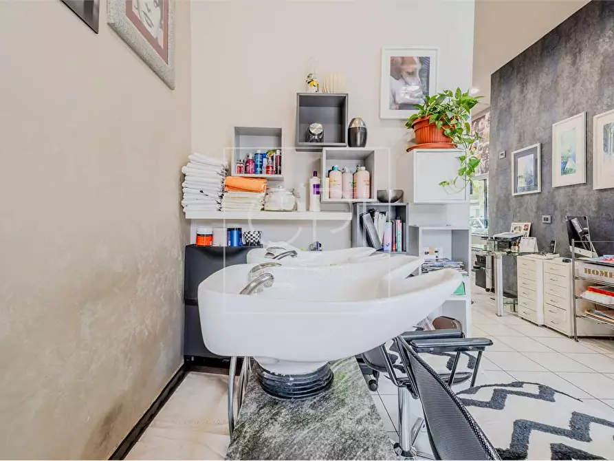 Immagine 24 di Negozio in vendita  in CORSO TRAIANO 54 a Torino