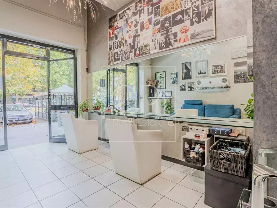 Immagine 8 di Negozio in vendita  in CORSO TRAIANO 54 a Torino