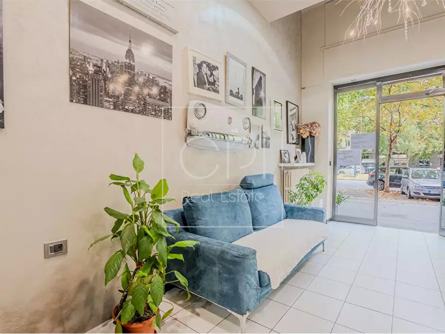 Immagine 7 di Negozio in vendita  in CORSO TRAIANO 54 a Torino