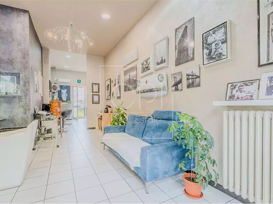 Immagine 4 di Negozio in vendita  in CORSO TRAIANO 54 a Torino