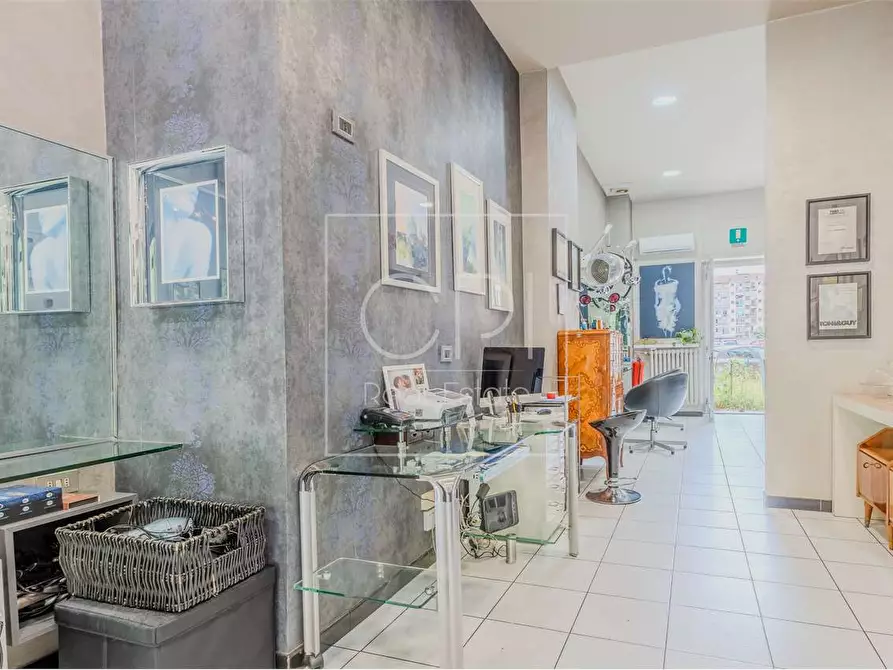 Immagine 9 di Negozio in vendita  in CORSO TRAIANO 54 a Torino