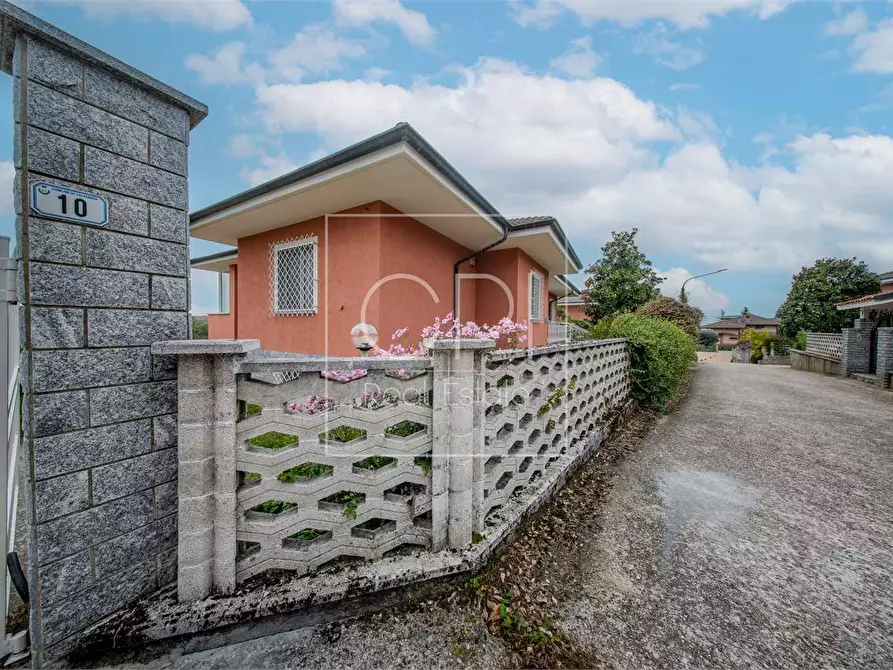 Immagine 48 di Villa in vendita  in Via Borgonuovo  8 a Valfenera