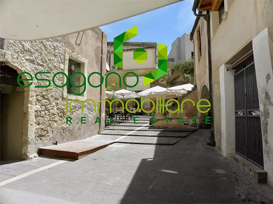 Immagine 1 di Negozio in vendita  a Siracusa