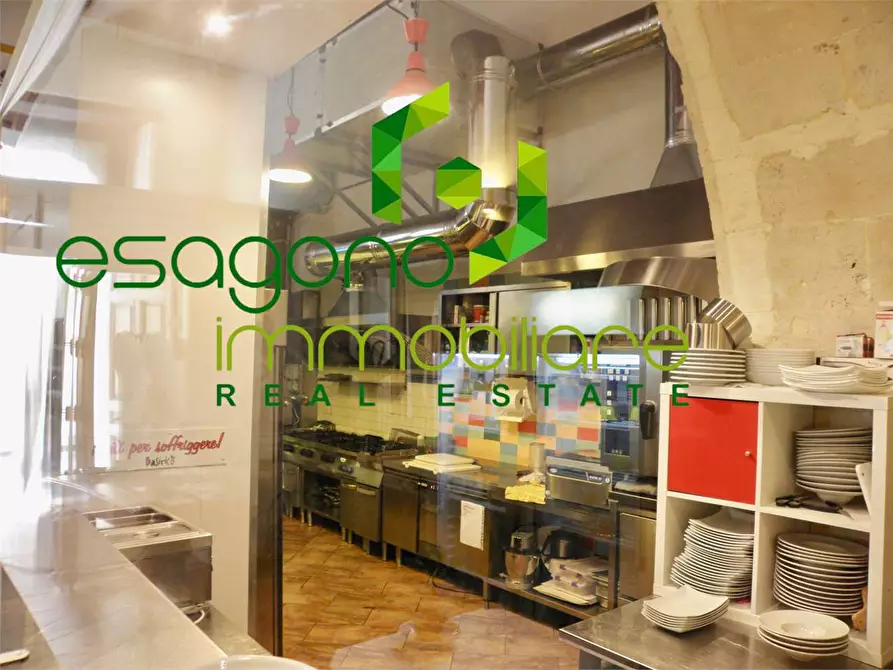 Immagine 8 di Negozio in vendita  a Siracusa