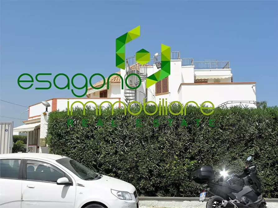 Immagine 2 di Villa in vendita  a Siracusa