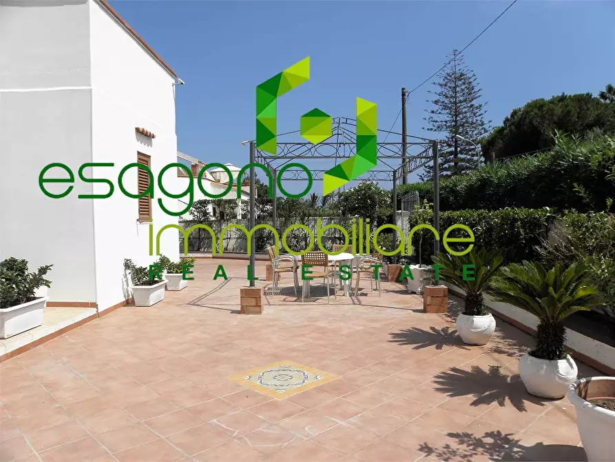 Immagine 3 di Villa in vendita  a Siracusa
