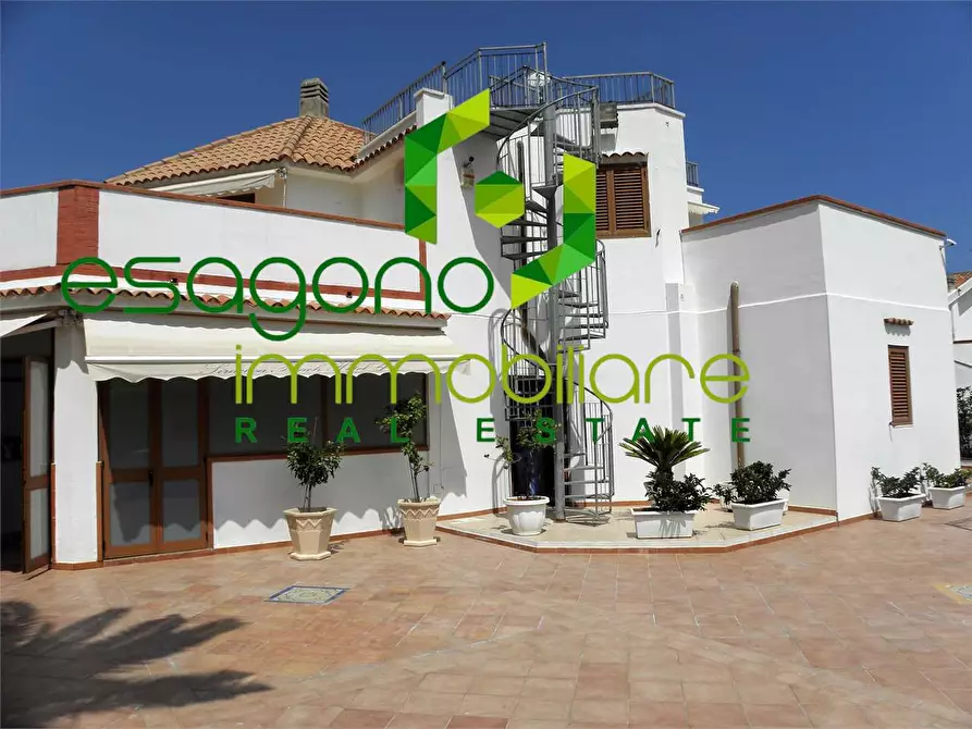 Immagine 1 di Villa in vendita  a Siracusa