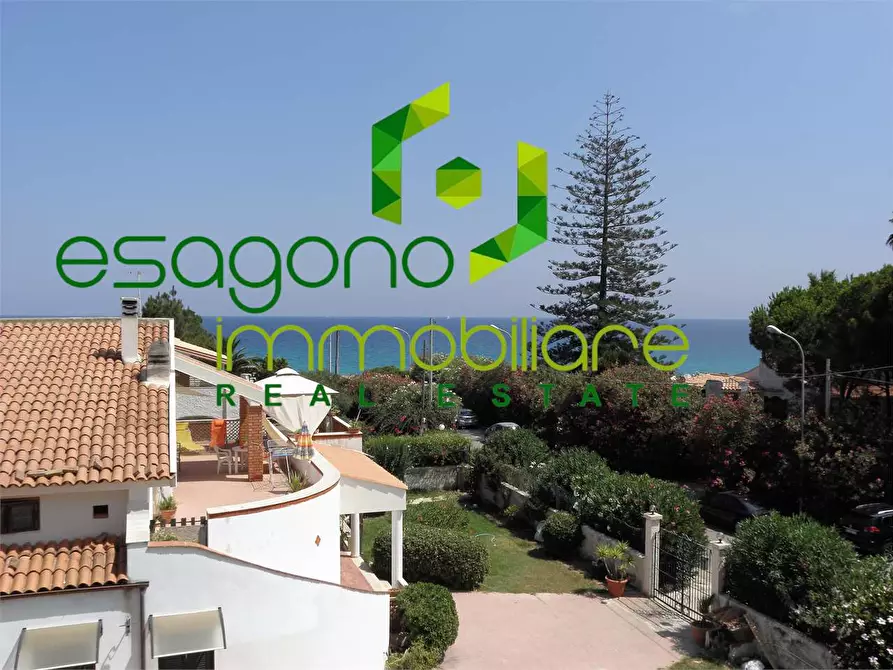 Immagine 4 di Villa in vendita  a Siracusa