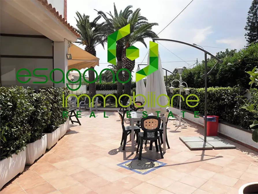 Immagine 11 di Villa in vendita  a Siracusa