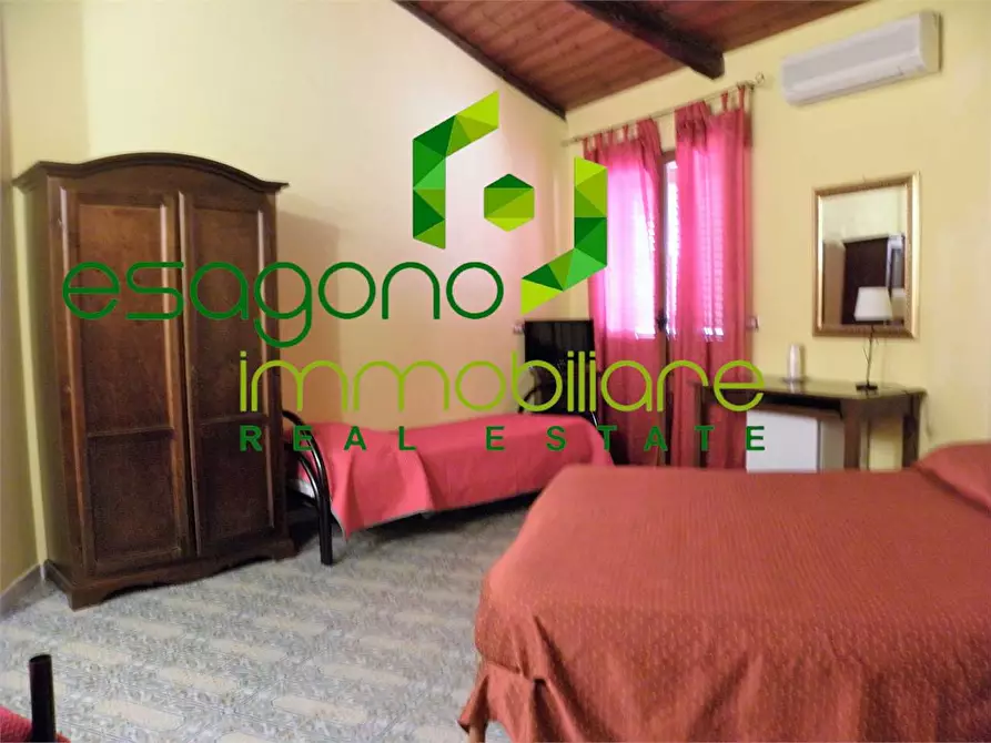 Immagine 43 di Villa in vendita  a Siracusa