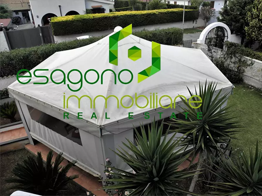 Immagine 49 di Villa in vendita  a Siracusa