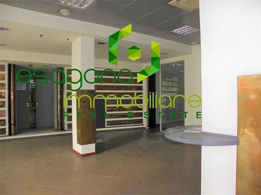 Immagine 6 di Negozio in vendita  in Viale Teracati a Siracusa