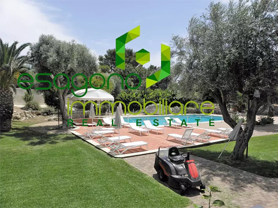 Immagine 2 di Villa in vendita  a Siracusa