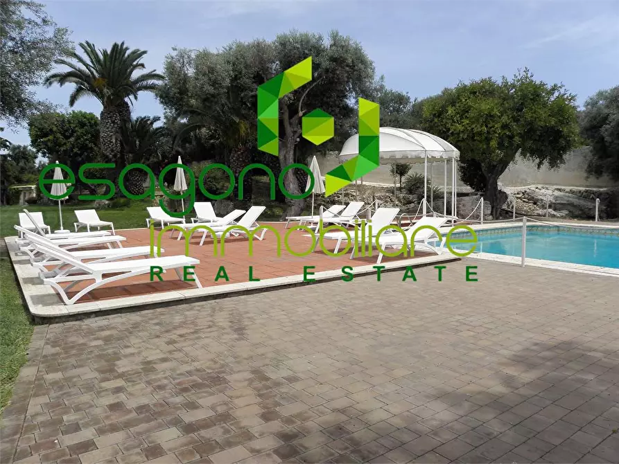 Immagine 3 di Villa in vendita  a Siracusa