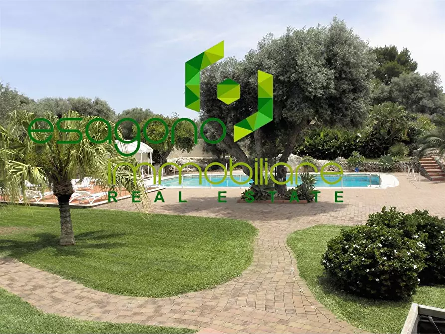 Immagine 4 di Villa in vendita  a Siracusa